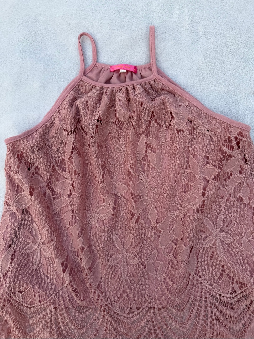Lace Halter Cami Top in Dusty Rose Size M - Picture 2 of 6